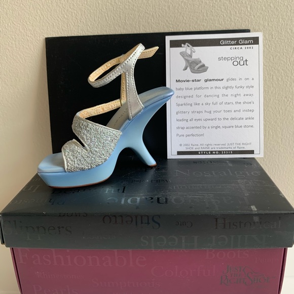 Glitter Glam 2002 - Just the Right Shoe - Picture 5 of 9
